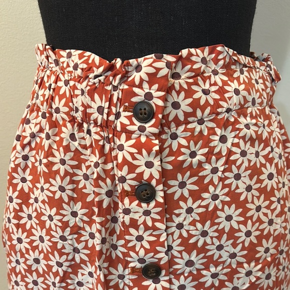 Madewell Women’s High Elastic Waist Skirt Size S with Flowers and‎ Buttons - Picture 2 of 8